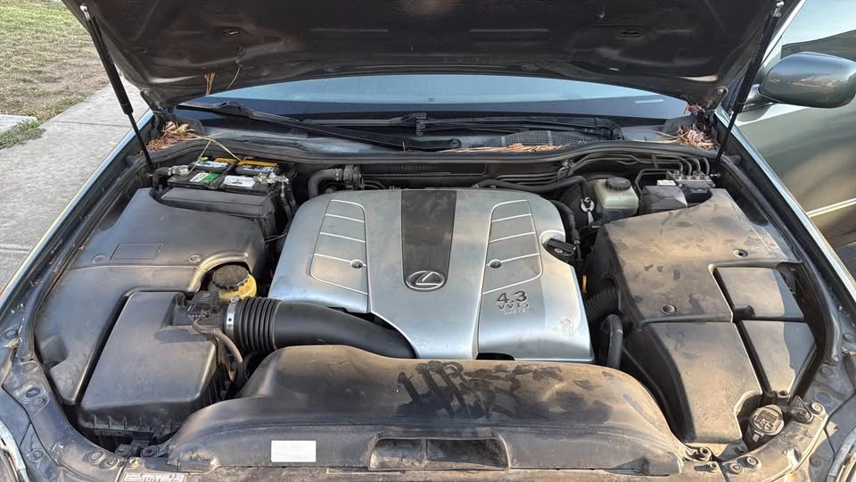 2006 Lexus LS 3rd Gen - Image 8 of 10