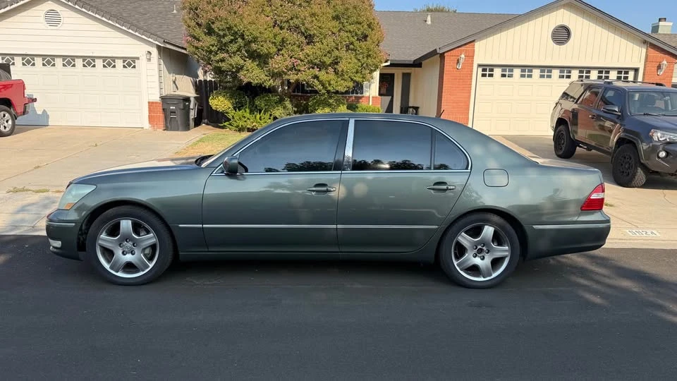 2006 Lexus LS 3rd Gen - Image 4 of 10