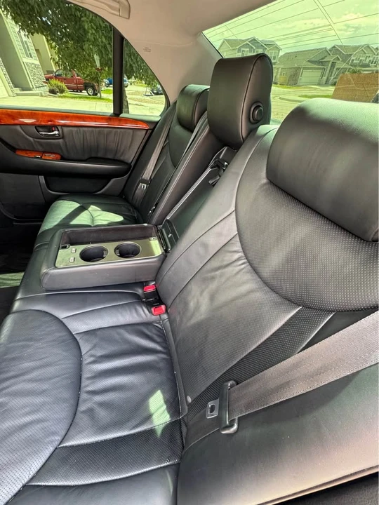 2006 Lexus LS 3rd Gen - Image 6 of 20