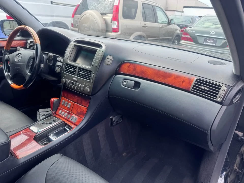 2006 Lexus LS 3rd Gen - Image 12 of 20