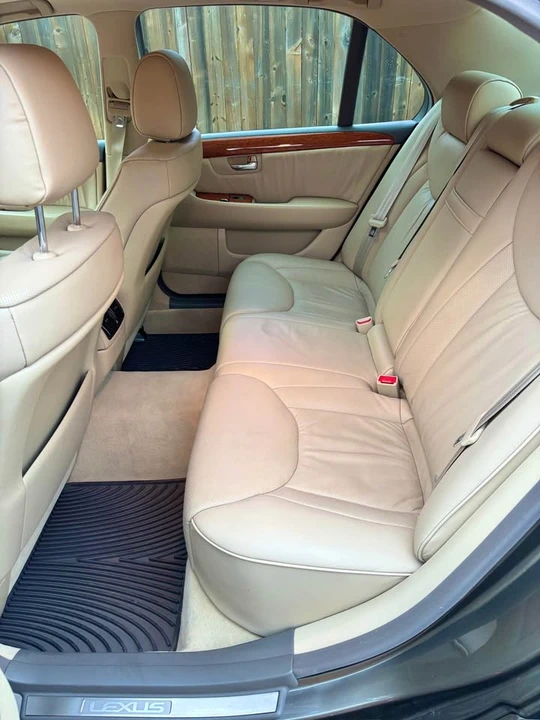 2006 Lexus LS 3rd Gen - Image 5 of 19
