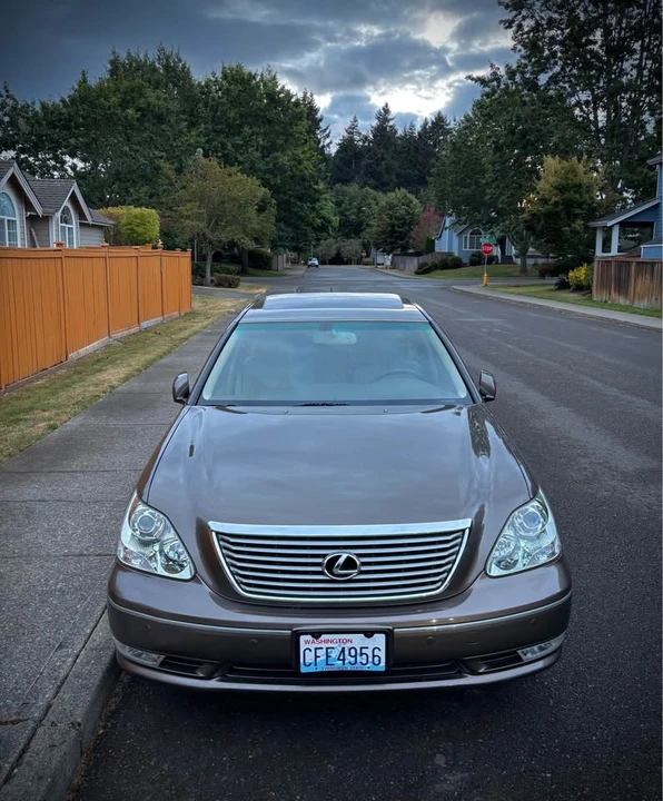 2006 Lexus LS 3rd Gen - Image 2 of 19
