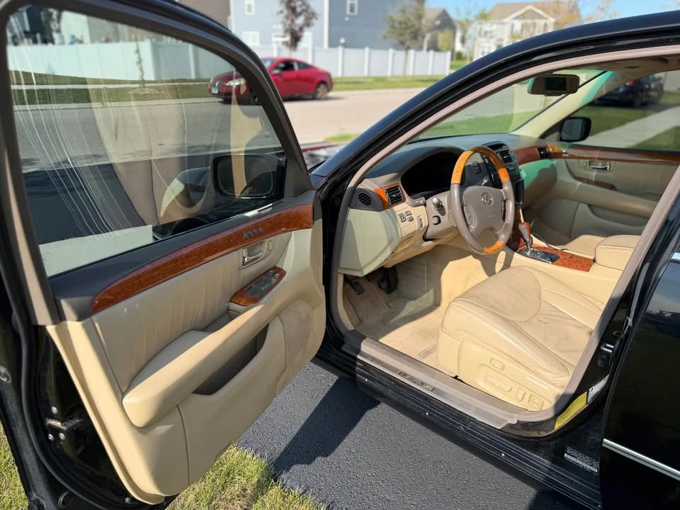 2006 Lexus LS 3rd Gen - Image 9 of 20