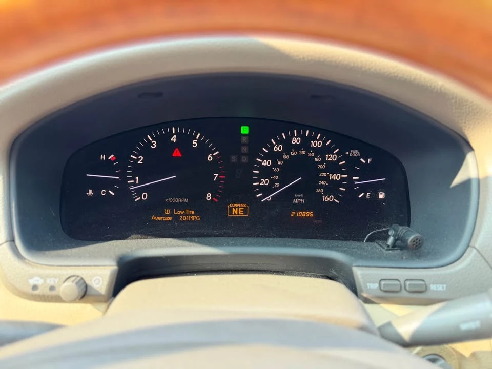 2006 Lexus LS 3rd Gen - Image 18 of 20