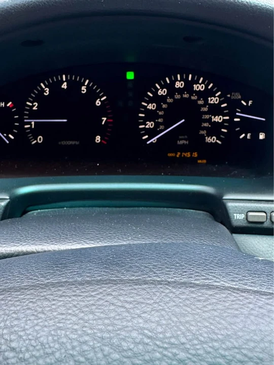 2006 Lexus LS 3rd Gen - Image 19 of 20