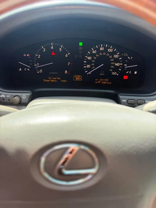 2006 Lexus LS 3rd Gen - Image 11 of 11