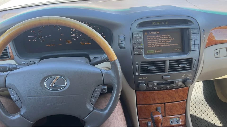 2006 Lexus LS 3rd Gen - Image 16 of 20