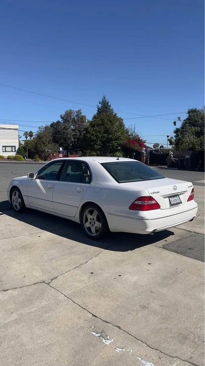 2006 Lexus LS 3rd Gen - Image 8 of 20