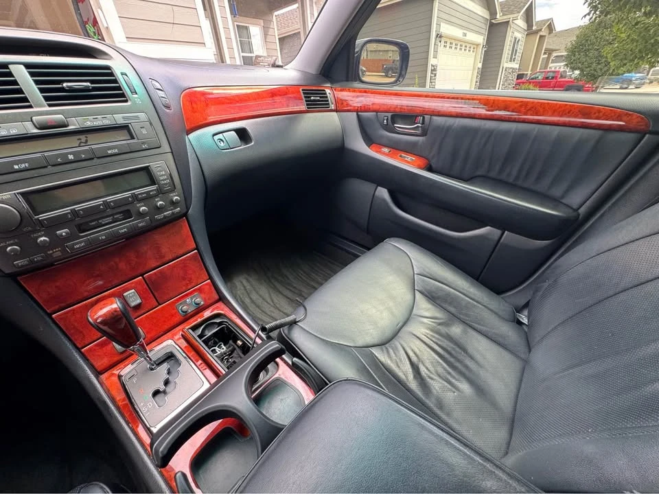 2006 Lexus LS 3rd Gen - Image 16 of 20