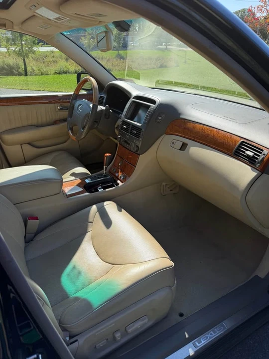 2006 Lexus LS 3rd Gen - Image 9 of 19