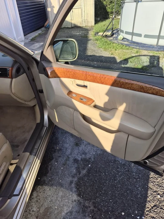 2006 Lexus LS 3rd Gen - Image 3 of 6