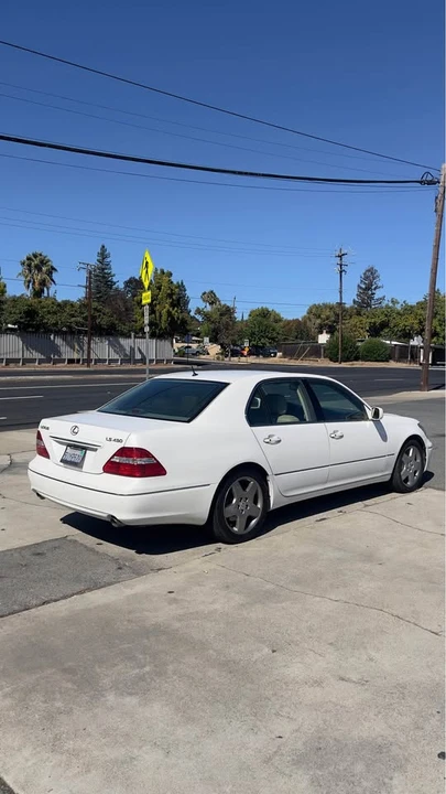 2006 Lexus LS 3rd Gen - Image 4 of 20