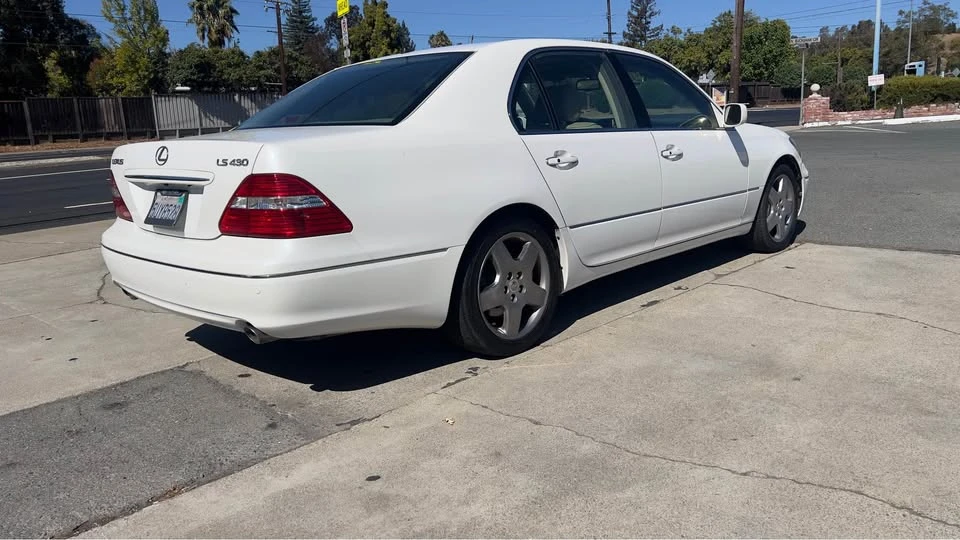 2006 Lexus LS 3rd Gen - Image 5 of 20