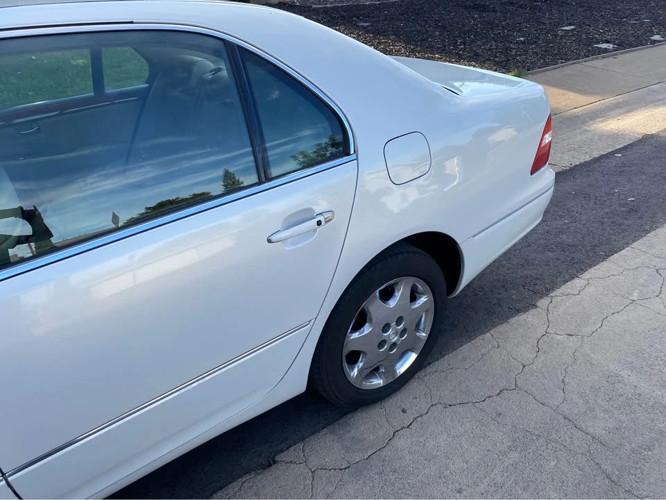 2006 Lexus LS 3rd Gen - Image 3 of 11