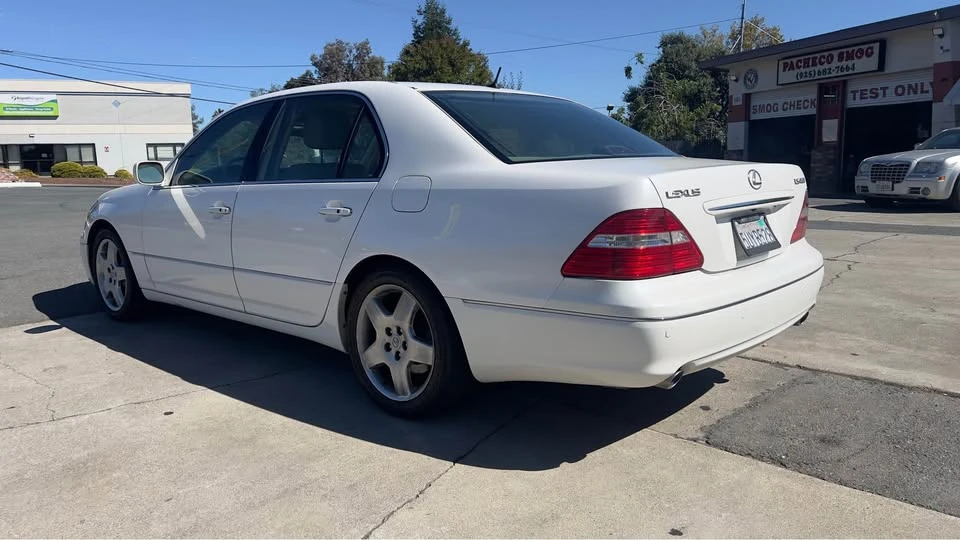2006 Lexus LS 3rd Gen - Image 9 of 20