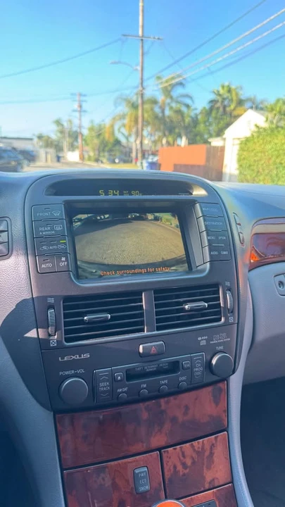 2006 Lexus LS 3rd Gen - Image 16 of 18