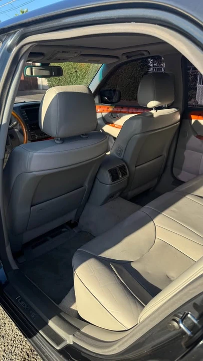 2006 Lexus LS 3rd Gen - Image 12 of 18