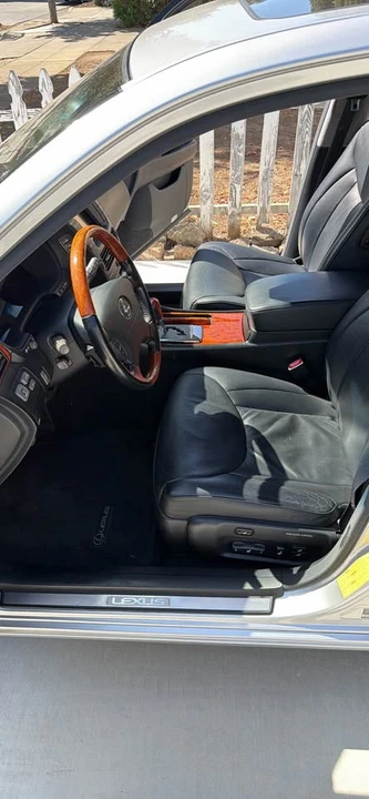 2006 Lexus LS 3rd Gen - Image 3 of 18