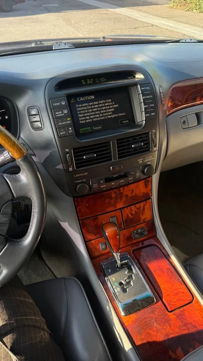 2006 Lexus LS 3rd Gen - Image 10 of 18
