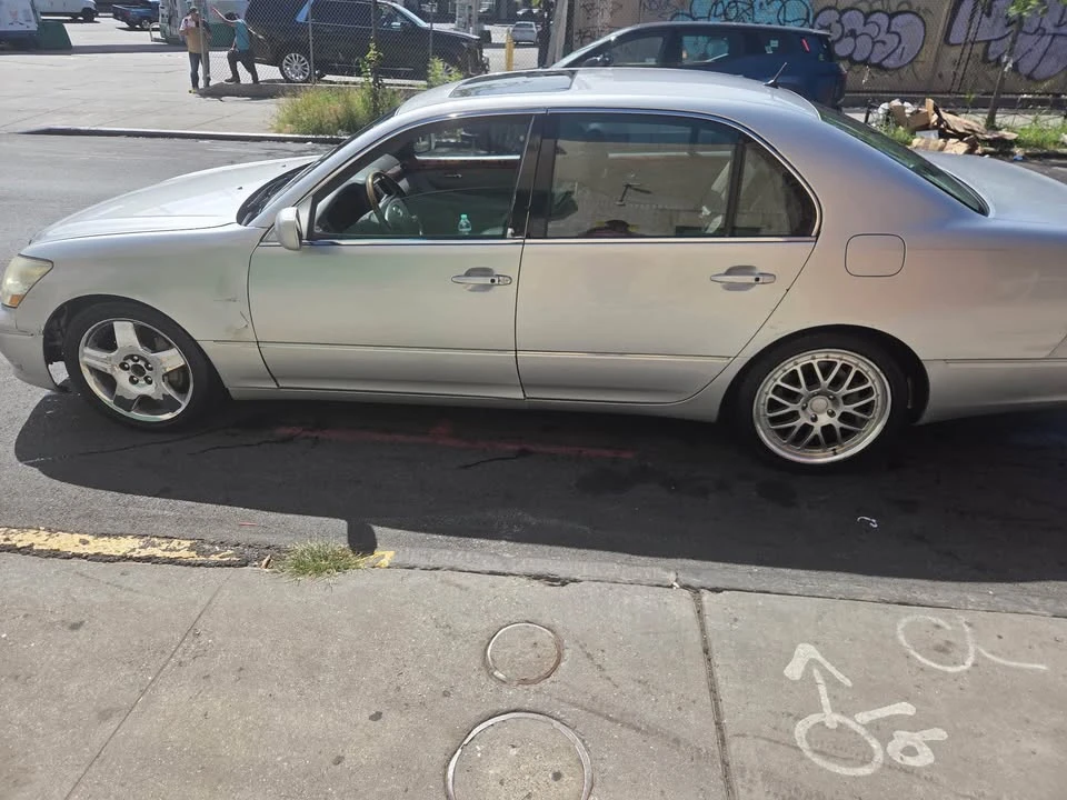 2006 Lexus LS 3rd Gen - Image 5 of 13