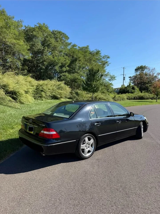 2006 Lexus LS 3rd Gen - Image 7 of 19