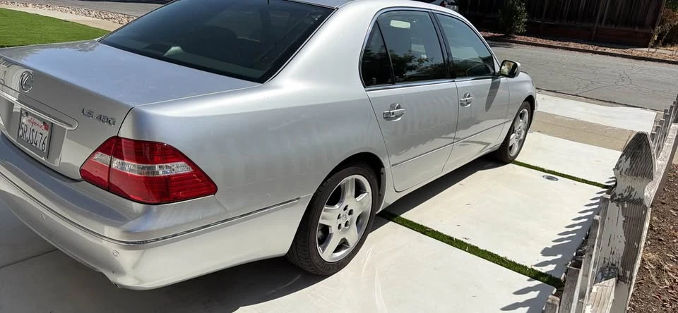 2006 Lexus LS 3rd Gen - Image 9 of 18