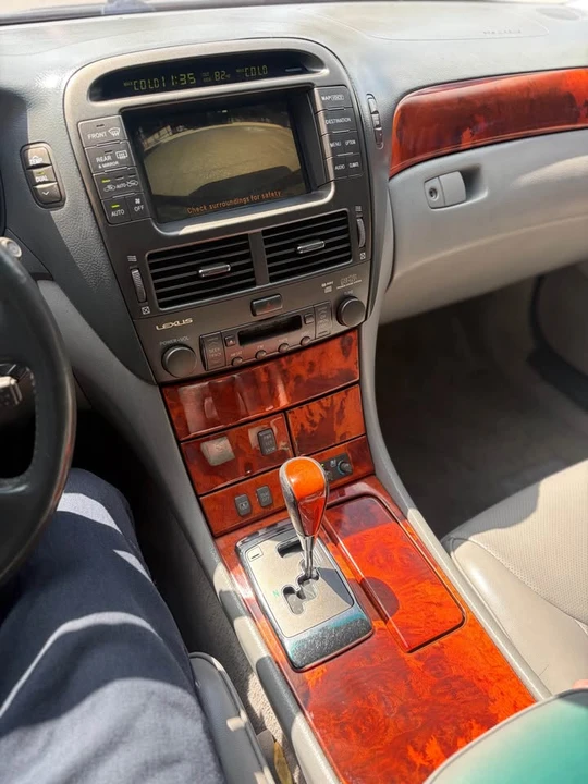 2006 Lexus LS 3rd Gen - Image 8 of 11