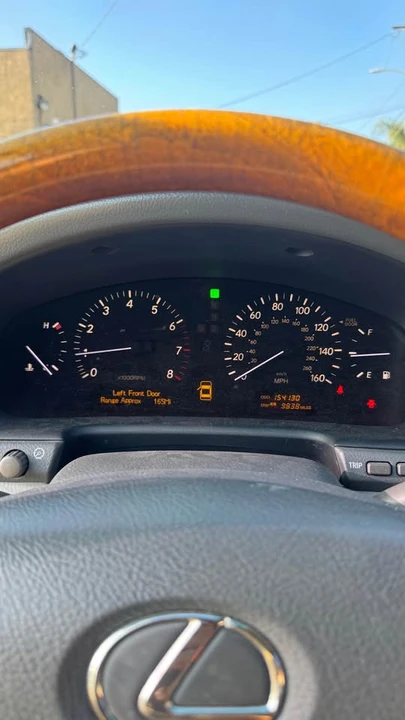 2006 Lexus LS 3rd Gen - Image 15 of 18