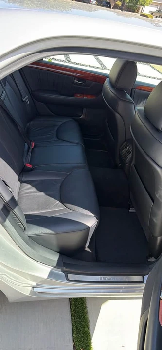 2006 Lexus LS 3rd Gen - Image 17 of 18