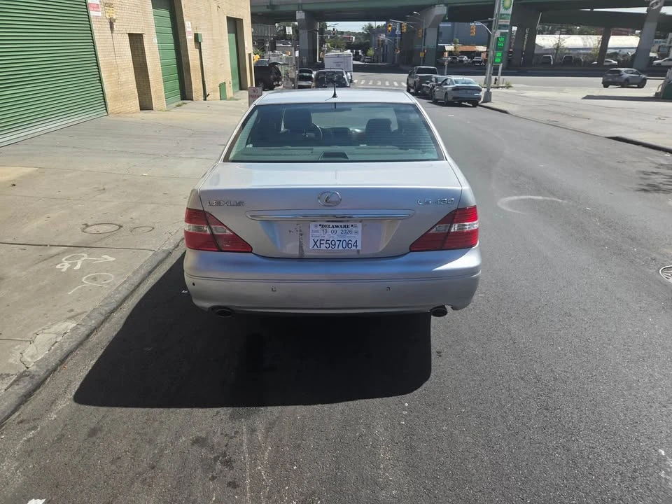 2006 Lexus LS 3rd Gen - Image 4 of 13
