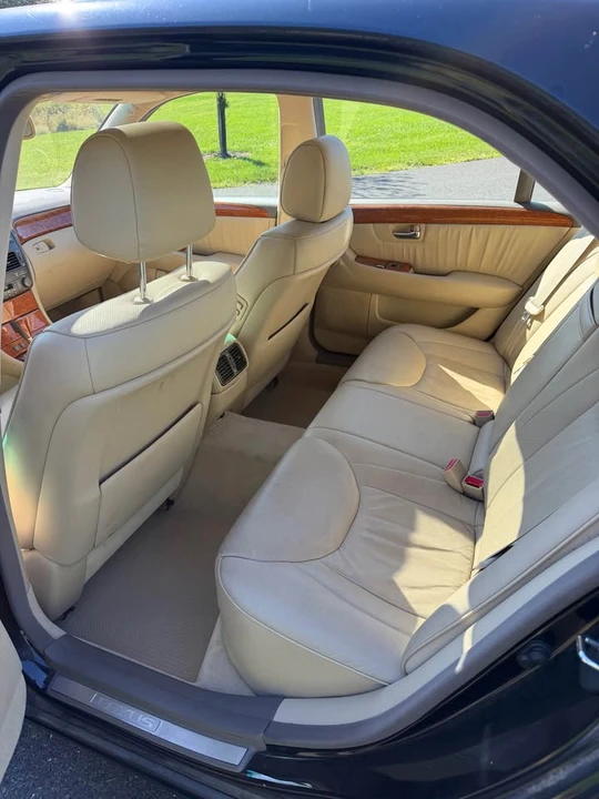 2006 Lexus LS 3rd Gen - Image 15 of 19