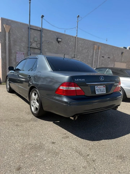 2006 Lexus LS 3rd Gen - Image 10 of 12