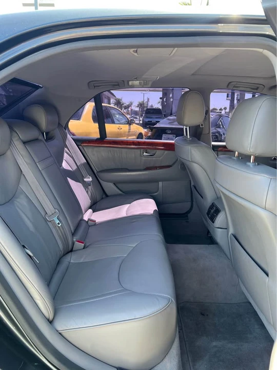 2006 Lexus LS 3rd Gen - Image 15 of 18