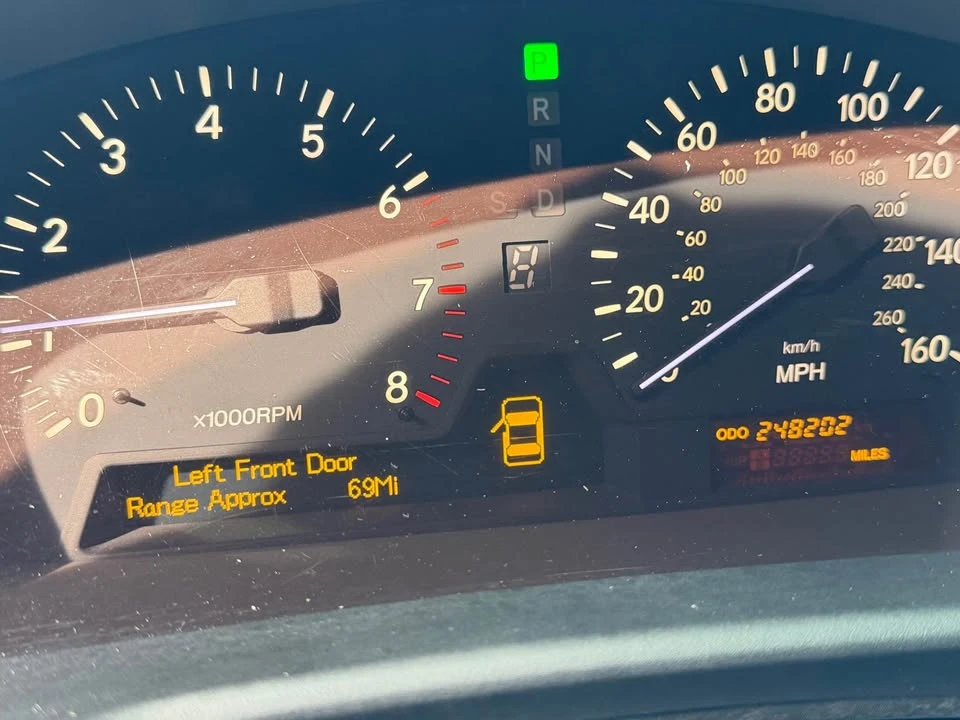 2006 Lexus LS 3rd Gen - Image 5 of 6