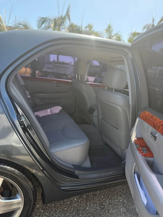 2006 Lexus LS 3rd Gen - Image 9 of 12