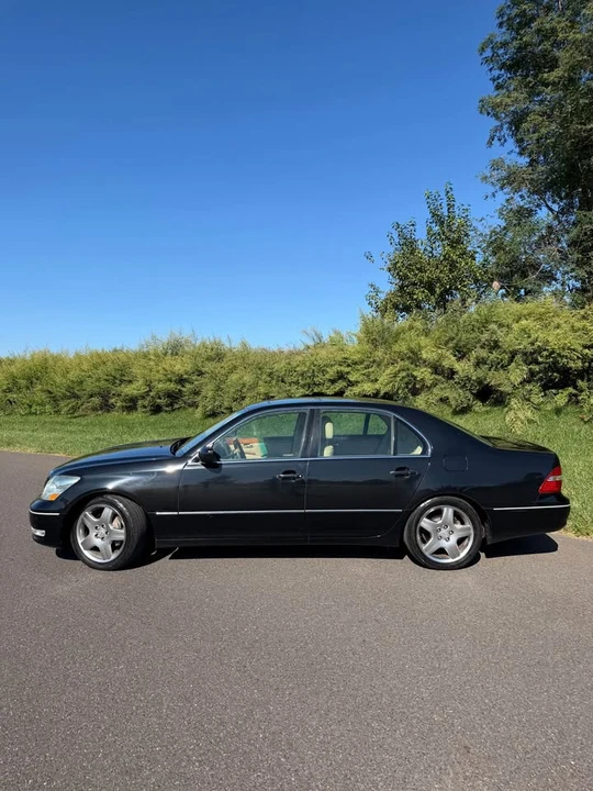 2006 Lexus LS 3rd Gen - Image 2 of 19