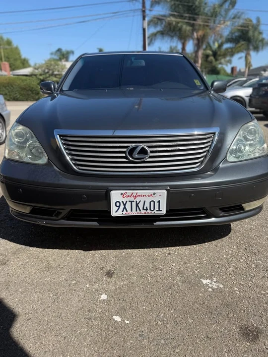 2006 Lexus LS 3rd Gen - Image 2 of 12