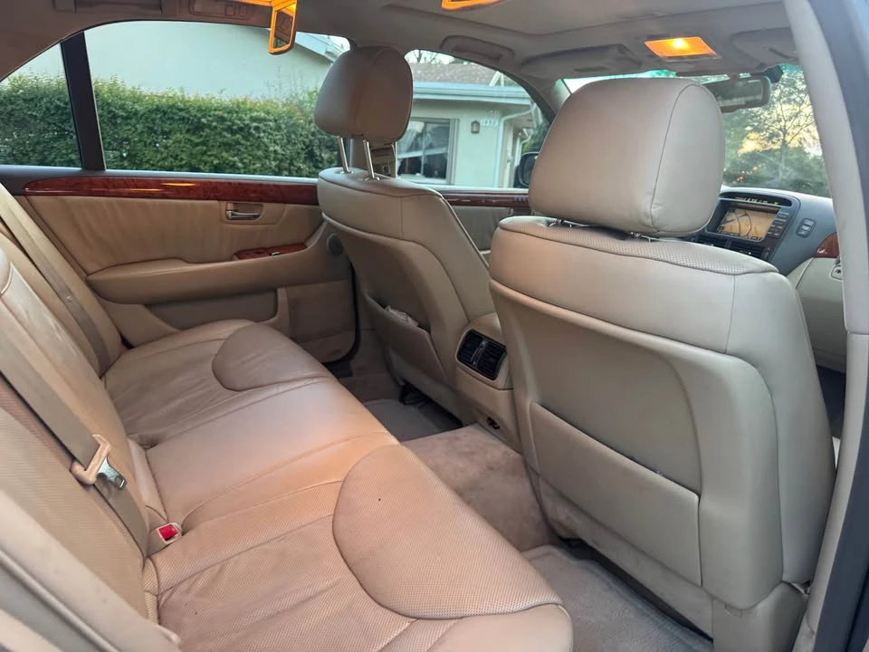 2006 Lexus LS 3rd Gen - Image 2 of 10