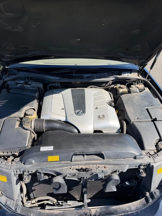 2006 Lexus LS 3rd Gen - Image 18 of 19