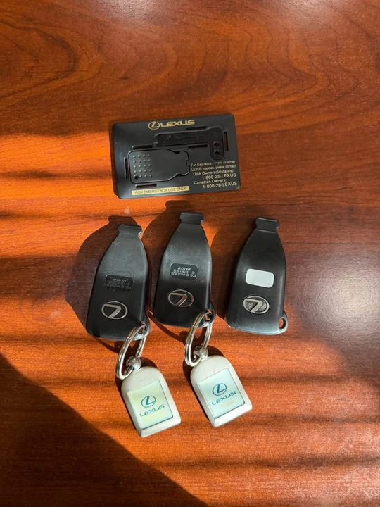 2006 Lexus LS 3rd Gen - Image 17 of 19