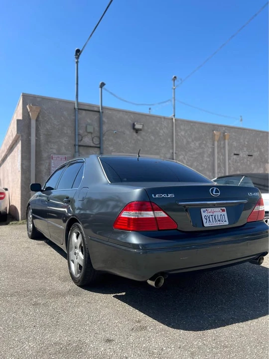 2006 Lexus LS 3rd Gen - Image 4 of 18