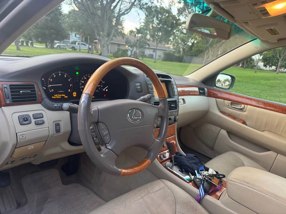 2006 Lexus LS 3rd Gen - Image 10 of 10