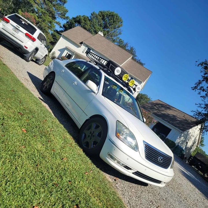 2006 Lexus LS 3rd Gen - Image 6 of 11