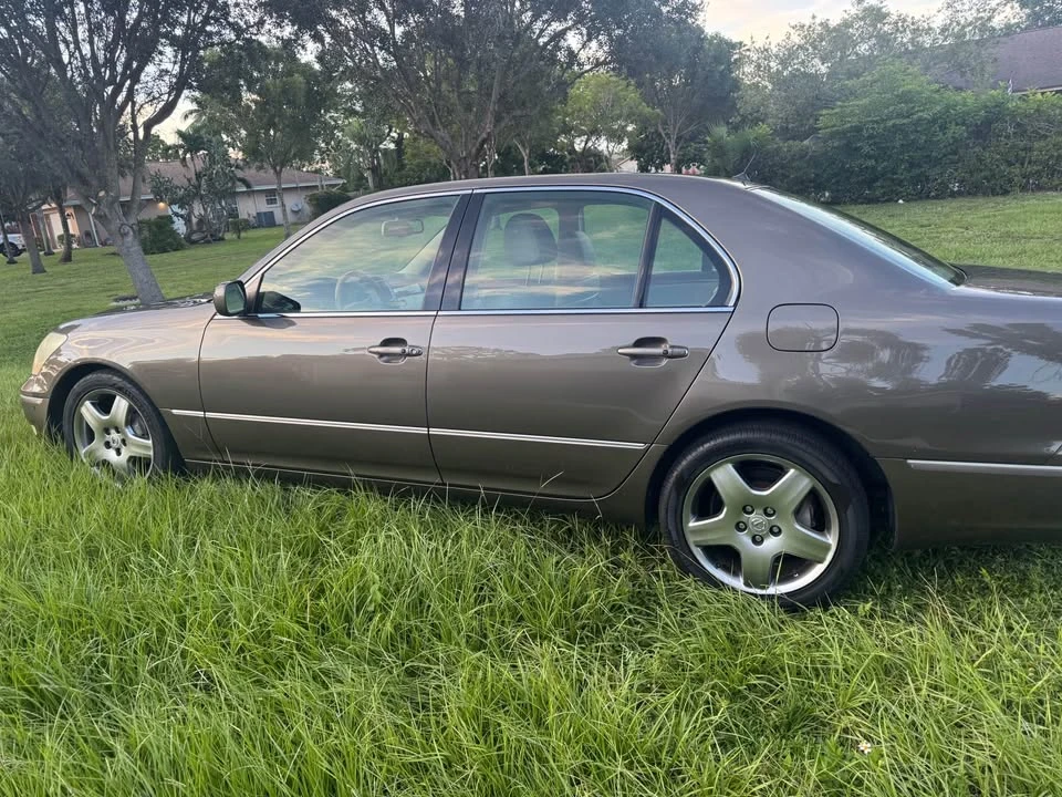2006 Lexus LS 3rd Gen - Image 7 of 10