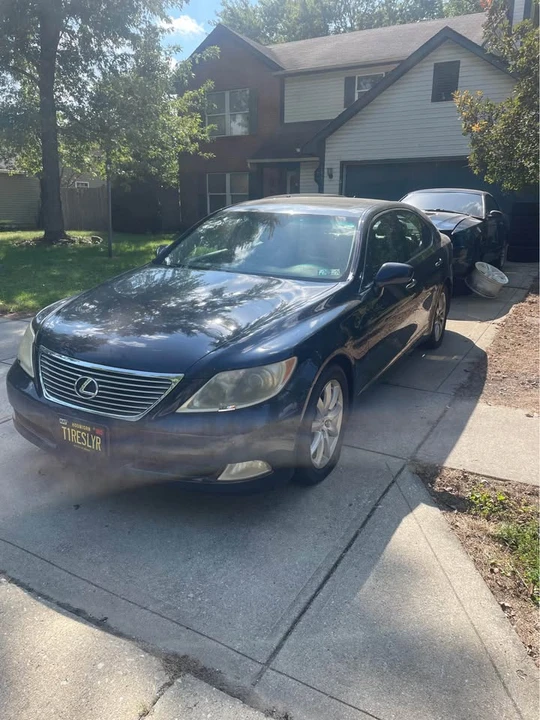 2006 Lexus LS 3rd Gen - Image 2 of 7