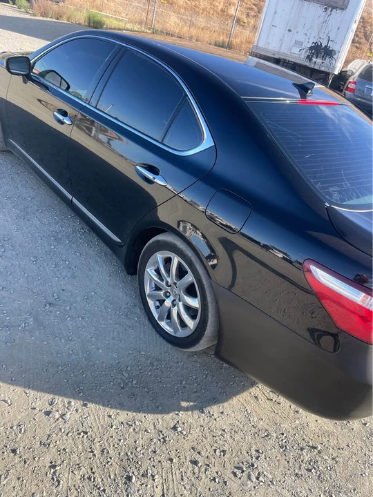 2006 Lexus LS 3rd Gen - Image 3 of 6