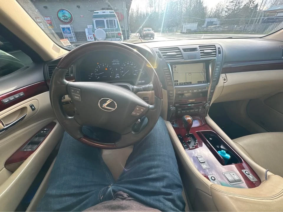 2006 Lexus LS 3rd Gen - Image 6 of 7