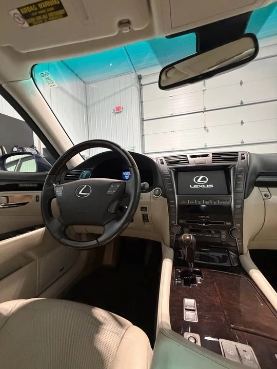 2006 Lexus LS 3rd Gen - Image 10 of 10