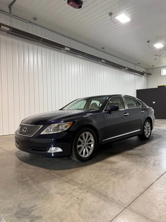 2006 Lexus LS 3rd Gen - Image 2 of 10