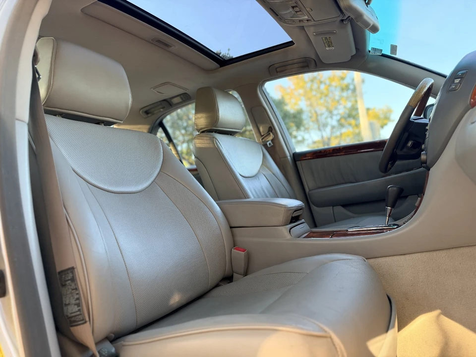 2006 Lexus LS 3rd Gen - Image 17 of 31